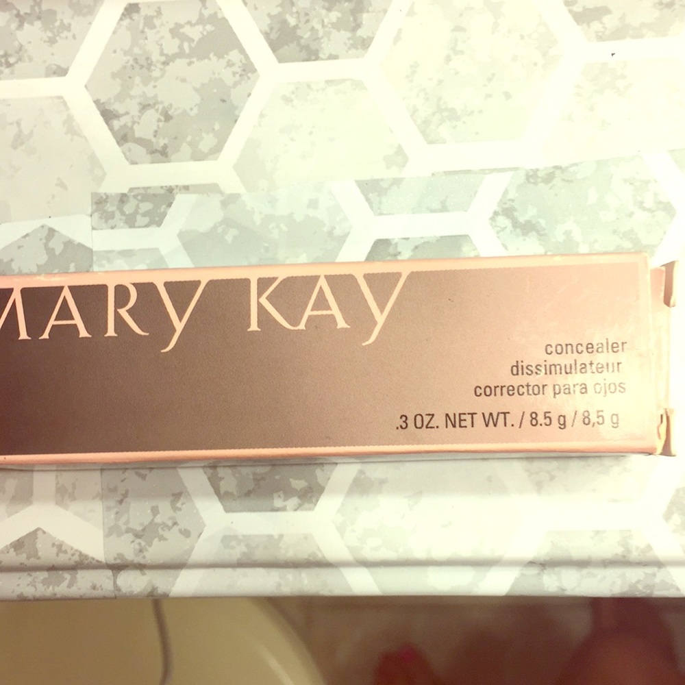 Mary Kay ivory 2 concealer